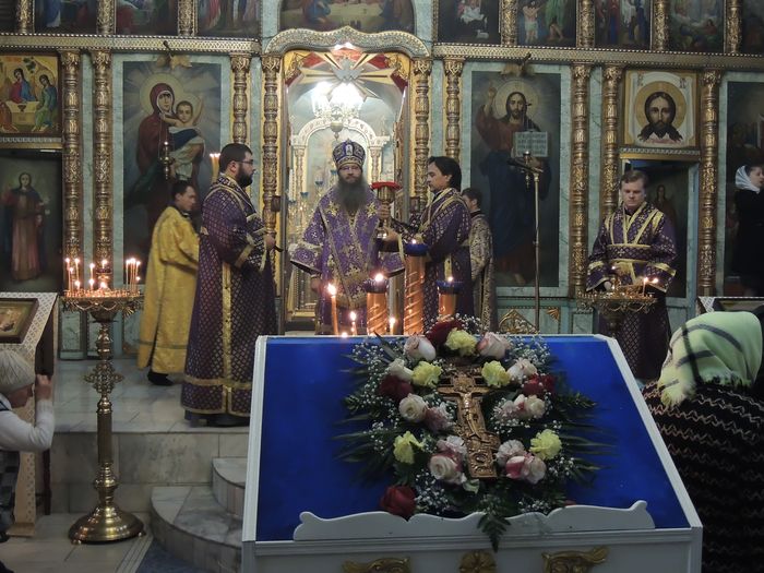 27 сентября Преосвященнейший Елисей, епископ Урюпинский и Новоаннинский,  совершил Божественную литургию в Покровском Кафедральном соборе города Урюпинска.