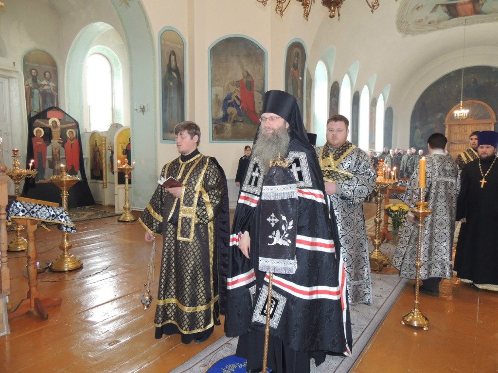 Расписание служения Преосвященного Елисея епископа Урюпинского и Новоаннинского на страстной седмице на приходах г. Урюпинска и района: