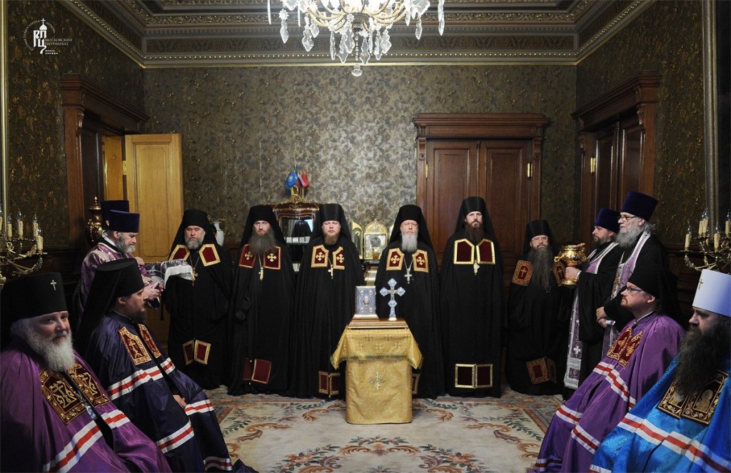 Поздравление Владыки Елисея от Администрации и участников группы Урюпинской и Новоаннинской епархии.