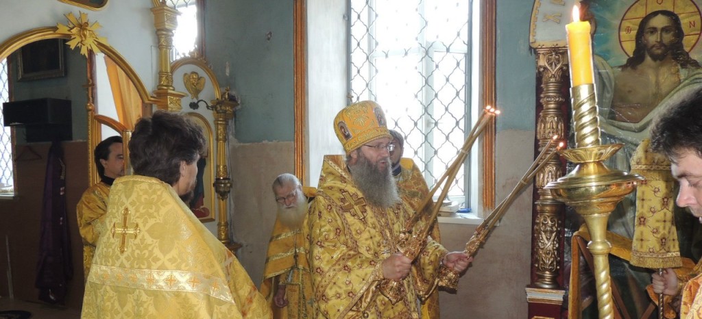 Божественная литургия в Покровском Кафедральном соборе.