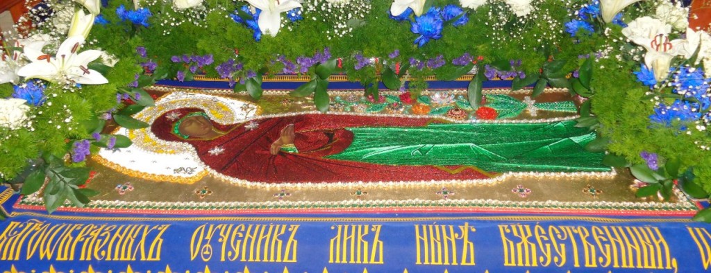 Утрення с чином погребения плащаницы Пресвятой Богородицы в Покровском кафедральном соборе