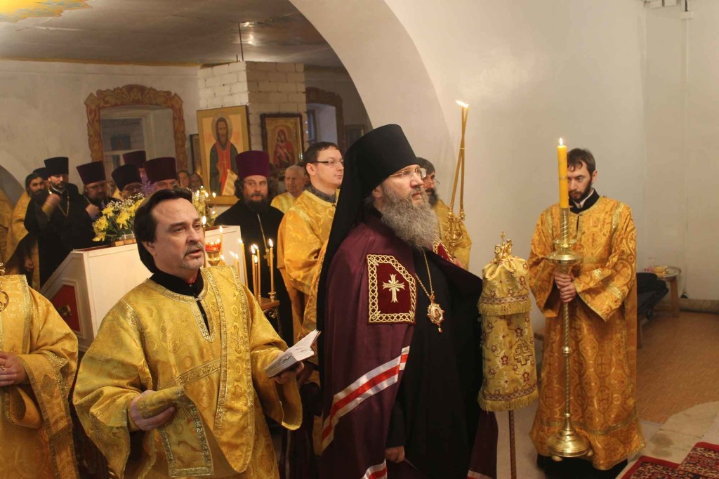 Епископ Елисей совершил Божественную Литургию в храме Рождества Христова г. Урюпинска.