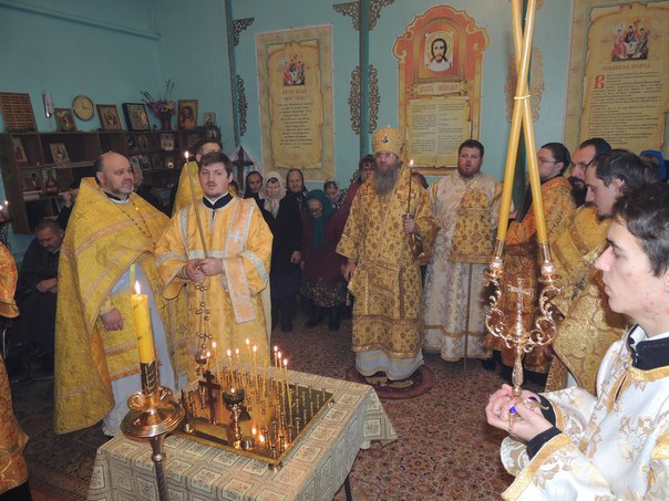 Божественная литургия в храме сщмч. Зотика Сиропитателя.