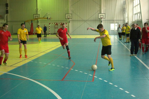 В городе Фролово прошел предварительный этап Межъепархиального турнира по мини-футболу.