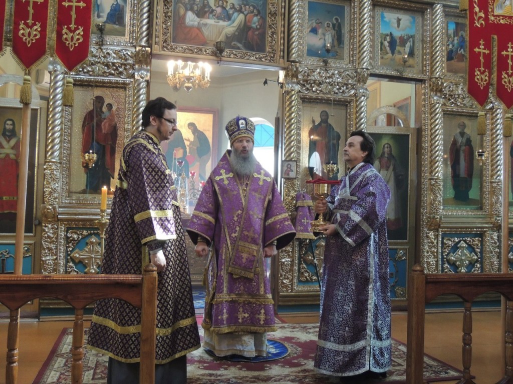 Божественная литургия Преждеосвященных Даров в храме святителя Николая архиепископа Мир Ликийских чуд.