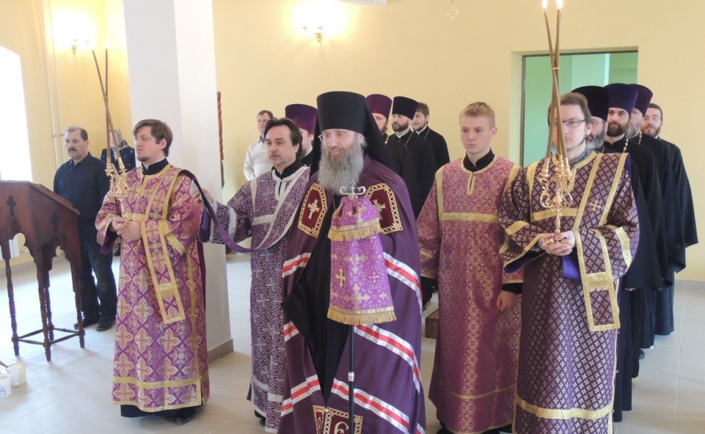 Божественная литургия Преждеосвященных Даров в день архиерейской хиротонии.
