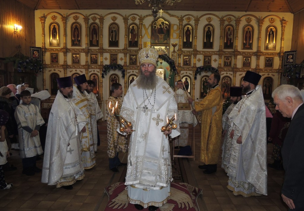 Божественная литургия в храме Казанской иконы Божией Матери в г. Михайловке.
