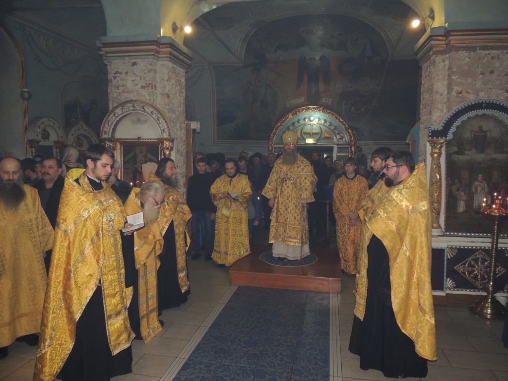 Всенощное бдение и Новогодний молебен в Покровском кафедральном соборе.