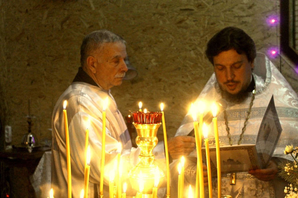 Праздничная Божественная литургия в храме Рождества Христова г. Урюпинска.
