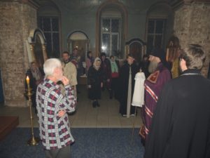 Вечернее богослужение с чтением акафиста Сретения Господня в Покровском кафедральном соборе г. Урюпинска