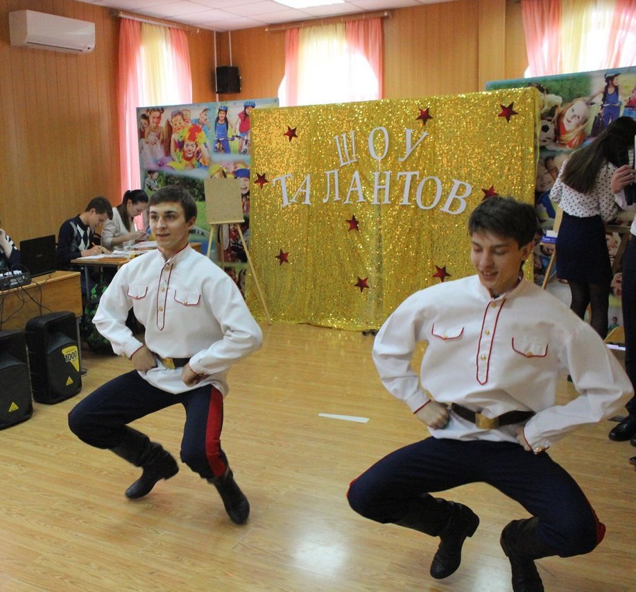 Творческий конкурс «Шоу талантов», приуроченный ко Дню православной молодёжи.