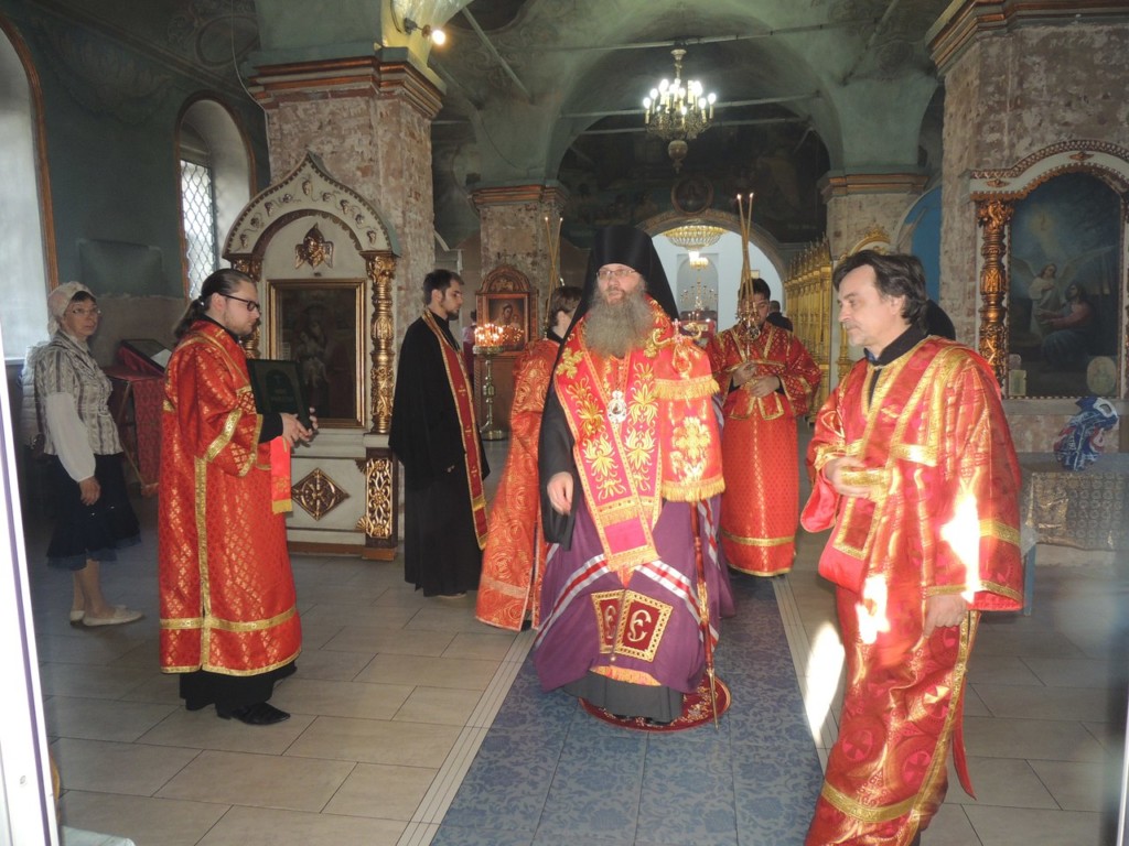 Служение епископа Елисея в канун 3-й недели по пасхе Жен Мироносиц.