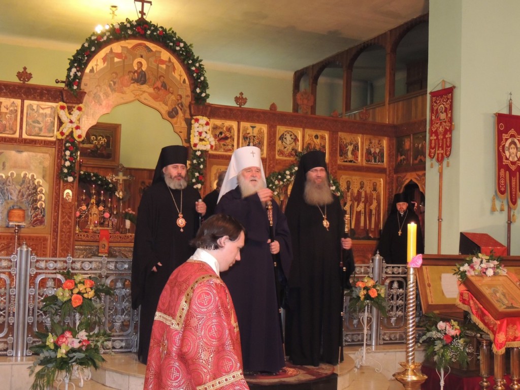 В Свято-Духовом мужском монастыре состоялось соборное архиерейское богослужение.