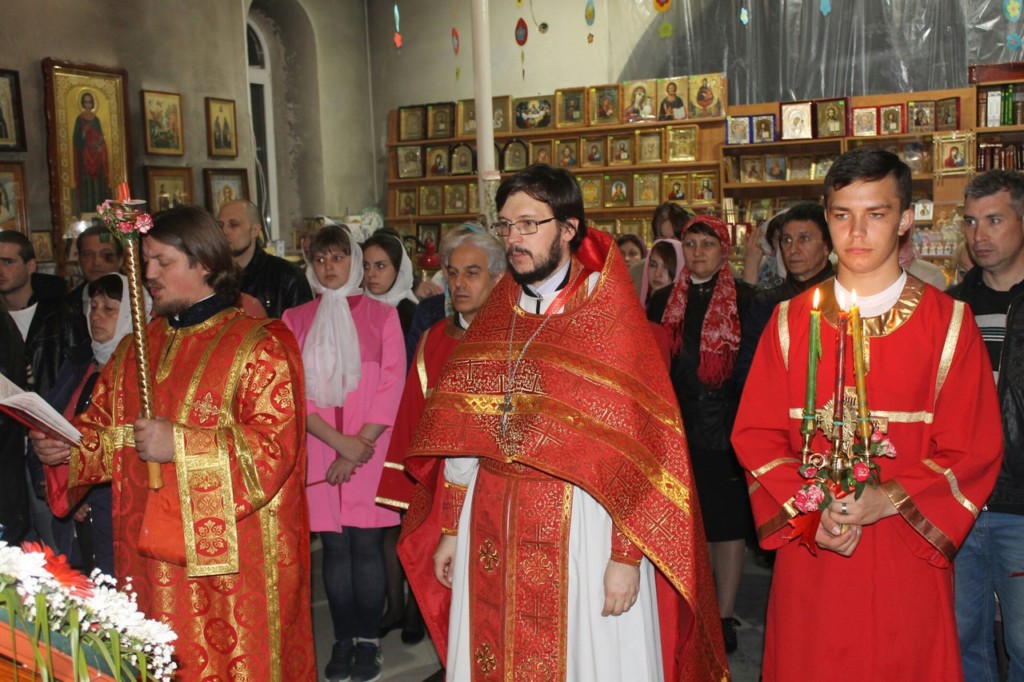 Праздничное пасхальное богослужение в Храме Святаго Духа Утешителя, города Жирновск.