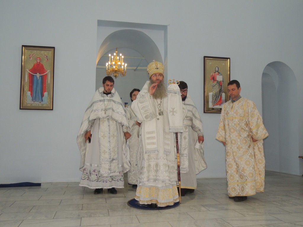 В праздник Вознесения Господня епископ Елисей возглавил служение Божественной литургии в Покровском кафедральном соборе г. Урюпинска.