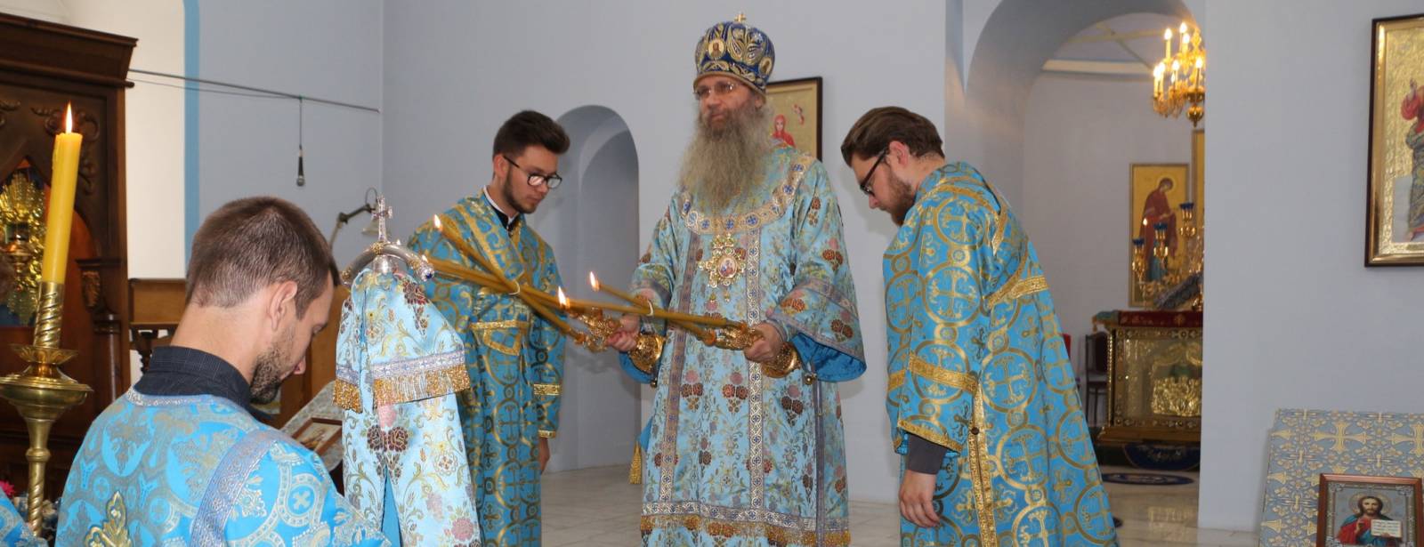 В праздник Перенесения из Едессы в Константинополь Нерукотворного Образа Господня.