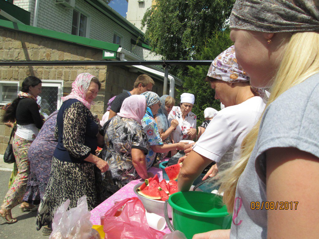 Празднования в честь святого великомученика и целителя Пантелеимона.