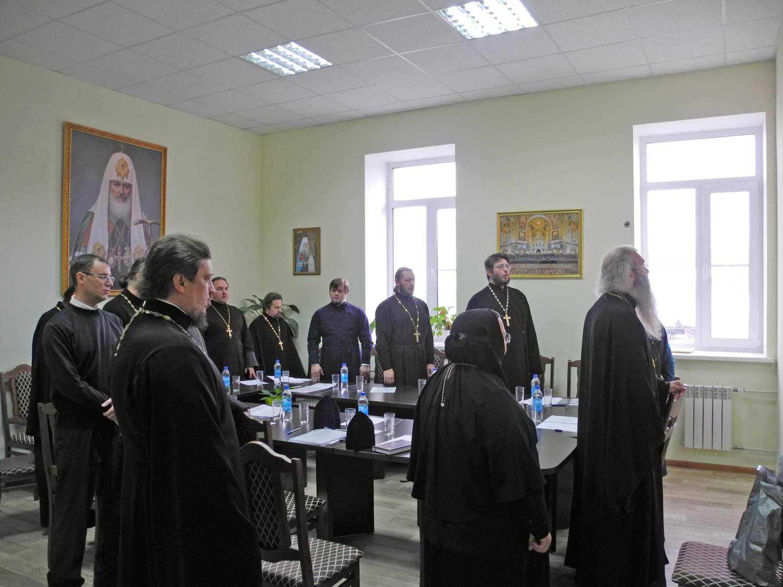 Расширенное заседание епархиального совета Урюпинской епархии с участием руководителей отделов и благочинных.