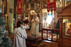 Божественная литургия в храме Святителя Николая Архиепископа Мирликийского г. Михайловки