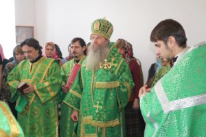 Божественная литургия в храме прп. Исаака Сирина г. Новоаннинского.