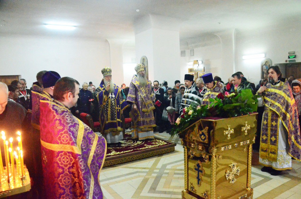 Божественная литургия Преждеосвященных Даров в храме святого праведного Иоанна Кронштадского.