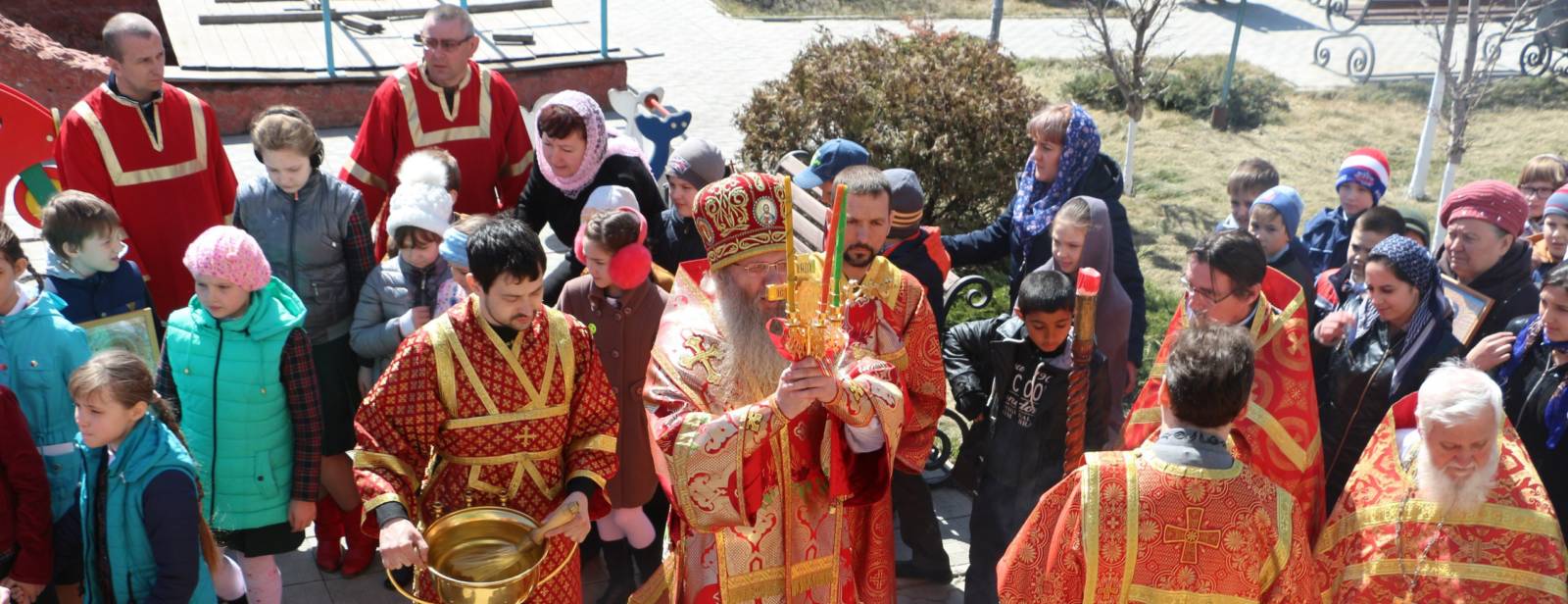 Служение епископа Елисея в четверг Светлой седмицы.