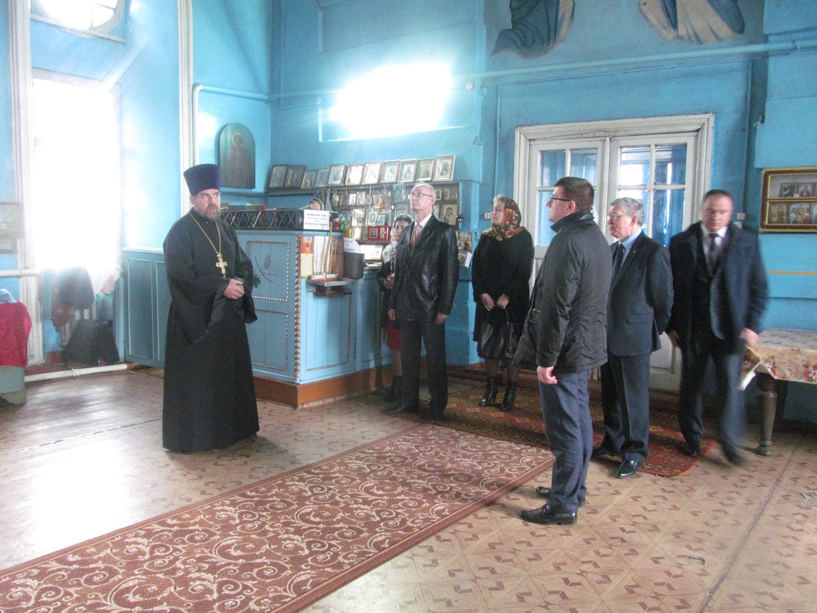 Делегация Волгоградского педагогического университета посетила Еланский храм Сошествия Святого Духа.