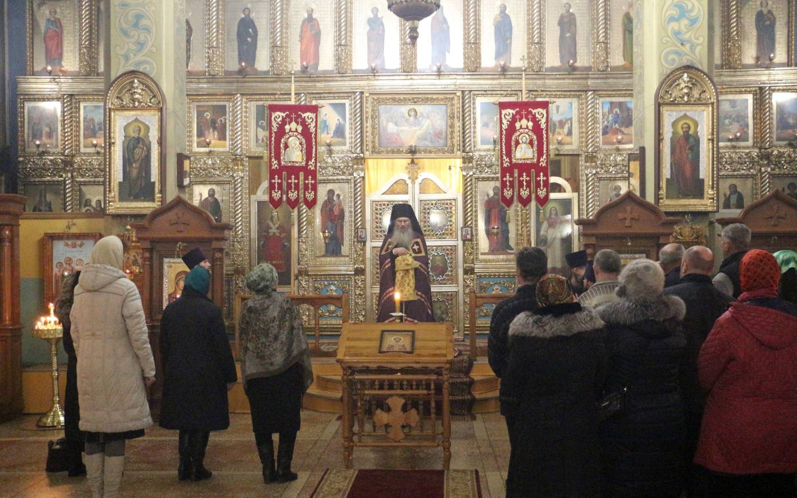 В канун Дня памяти Перенесение мощей свт. Иоа́нна Златоуста, архиепископа Константинопольского.