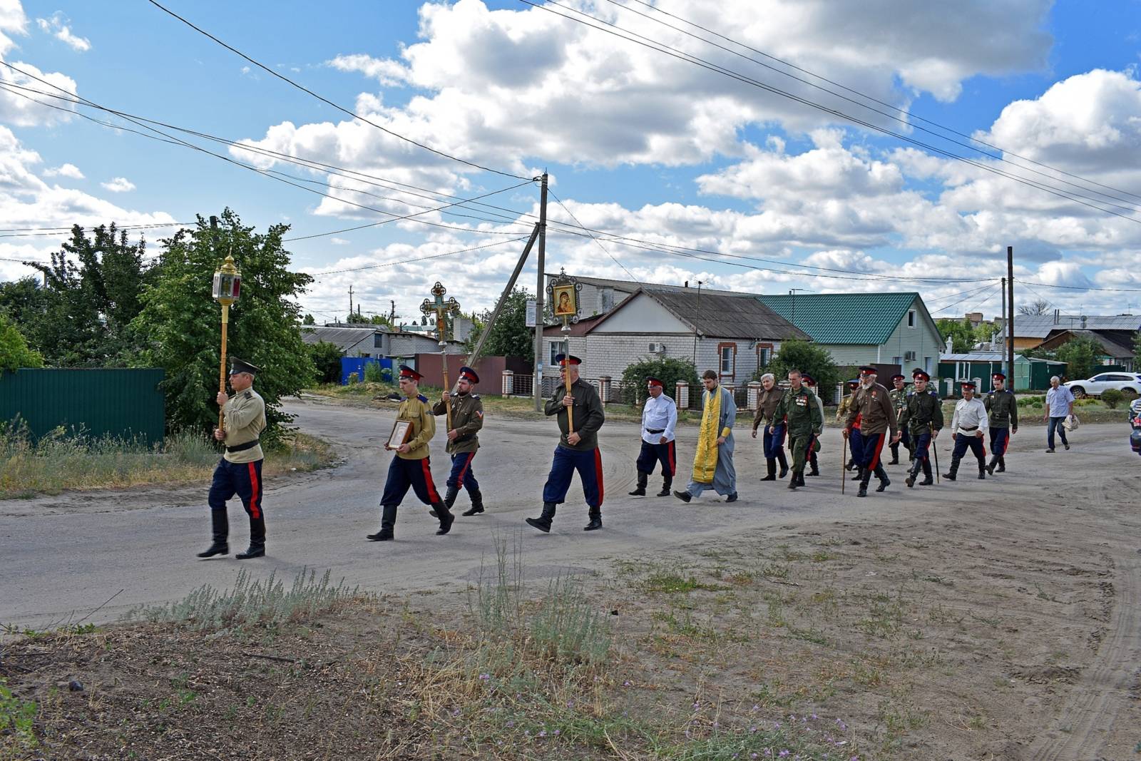 В Урюпинске молитвенно почтили память земляков – жертв геноцида казаков 1919 года.