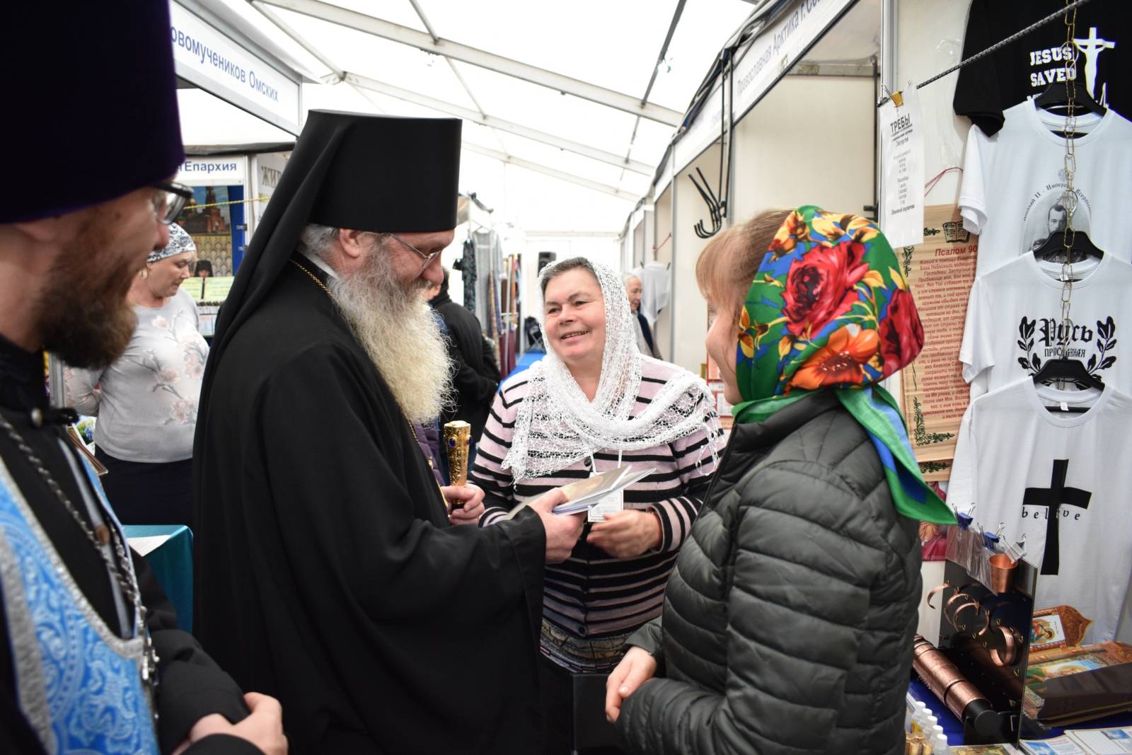 Владыка Елисей посетил православную ярмарку