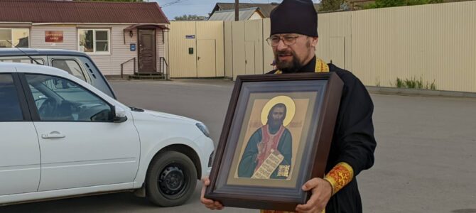 Образ священномученика Николая Попова с частицами его святых мощей был доставлен в Покровский кафедральный собор. Образ священномученика Николая Попова с частицами его святых мощей был доставлен в Покровский кафедральный собор.