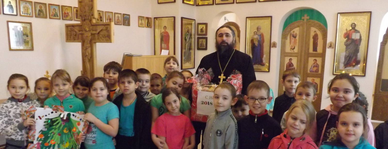 Дети 2″Б» класса школы №1 г. Новоаннинска, посетили дом милосердия «Виктория».