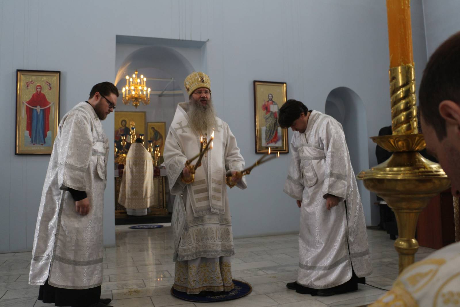 Божественная литургия в кафедральном соборе Покрова Пресвятой Богородицы г.Урюпинска.