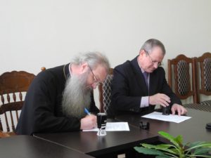 Подписание соглашения о взаимодействии между Урюпинской автошколой ДОСААФ и приходом Покровского кафедрального собора