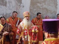 Божественная литургия Пасхальным чином в храме Трех Святителей с. Ольховка.