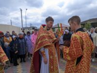 Во 2-ю неделю по Пасхе, (Антипасха), апостола Фомы, в Покровском кафедральном соборе г. Урюпинска была совершена Божественная литургия.