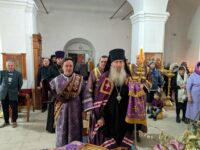 Великий четверг. Вечерня в соединении с Божественной литургией святителя Василия Великого в Покровском кафедральном соборе г. Урюпинска