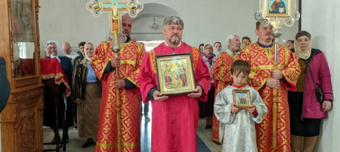 В Покровском кафедральном соборе г. Урюпинска была совершена Божественная литургия.