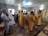 Божественная литургия в храме Архистратига Михаила в с. Липовка, Ольховского района.