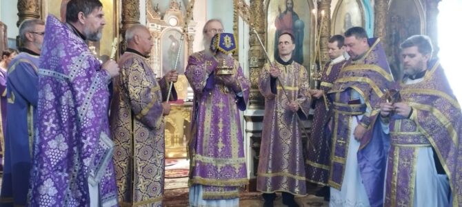 Епископ Елисей совершил Божественную литургию в Сошествия Святого Духа на Апостолов в рп. Елань